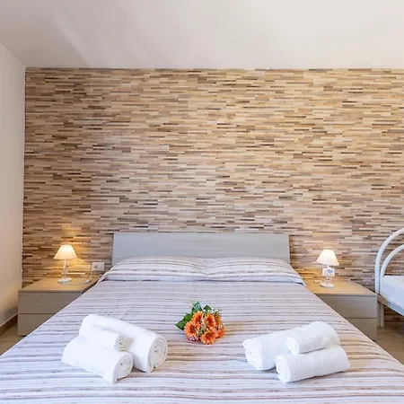 Ampio Trivano Con Wifi Apartment