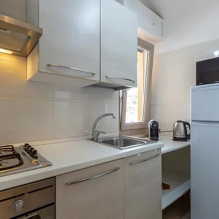 Ampio Trivano Con Wifi Apartment