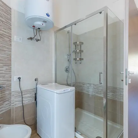 Ampio Trivano Con Wifi Apartment