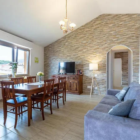 Ampio Trivano Con Wifi Apartment *